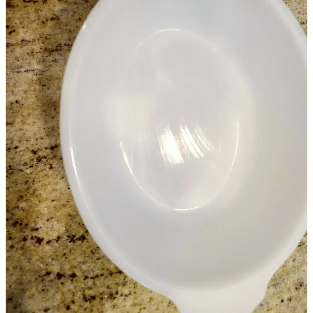 VTG Fire King Milk Glass 1-2Qt Casserole Dish With Lid #467. Reverse Label.